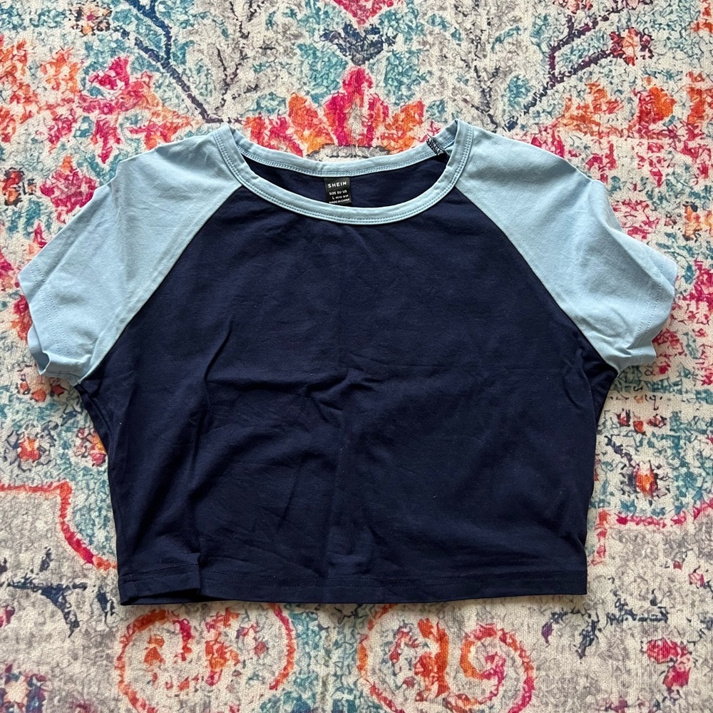 🤩4/$15🥳 shein Two-Tone Raglan Crop Top